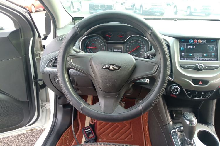 Used Chevrolet Cruze 2018 Revised Version 320 Automatic Pioneer Edition Steering Wheel