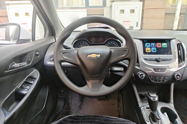 Used Chevrolet Cruze 2018 Revised Version 320 Automatic Pioneer Edition Steering Wheel