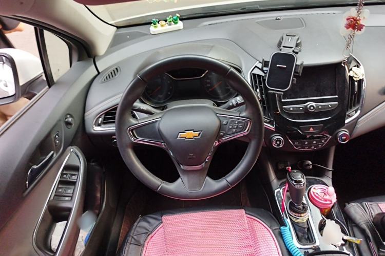 Used Chevrolet Cruze 2018 330T Dual-Clutch Xuanfeng Edition Steering Wheel