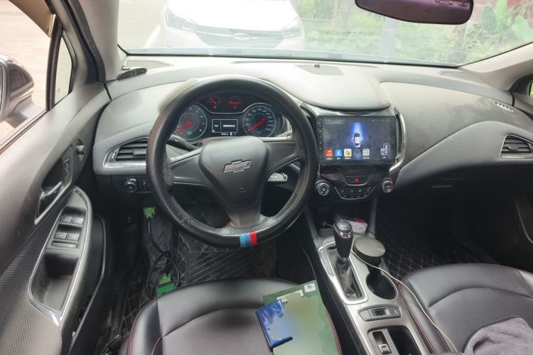 Used Chevrolet Cruze 2018 Redline 320 Automatic Pioneer Edition Steering Wheel