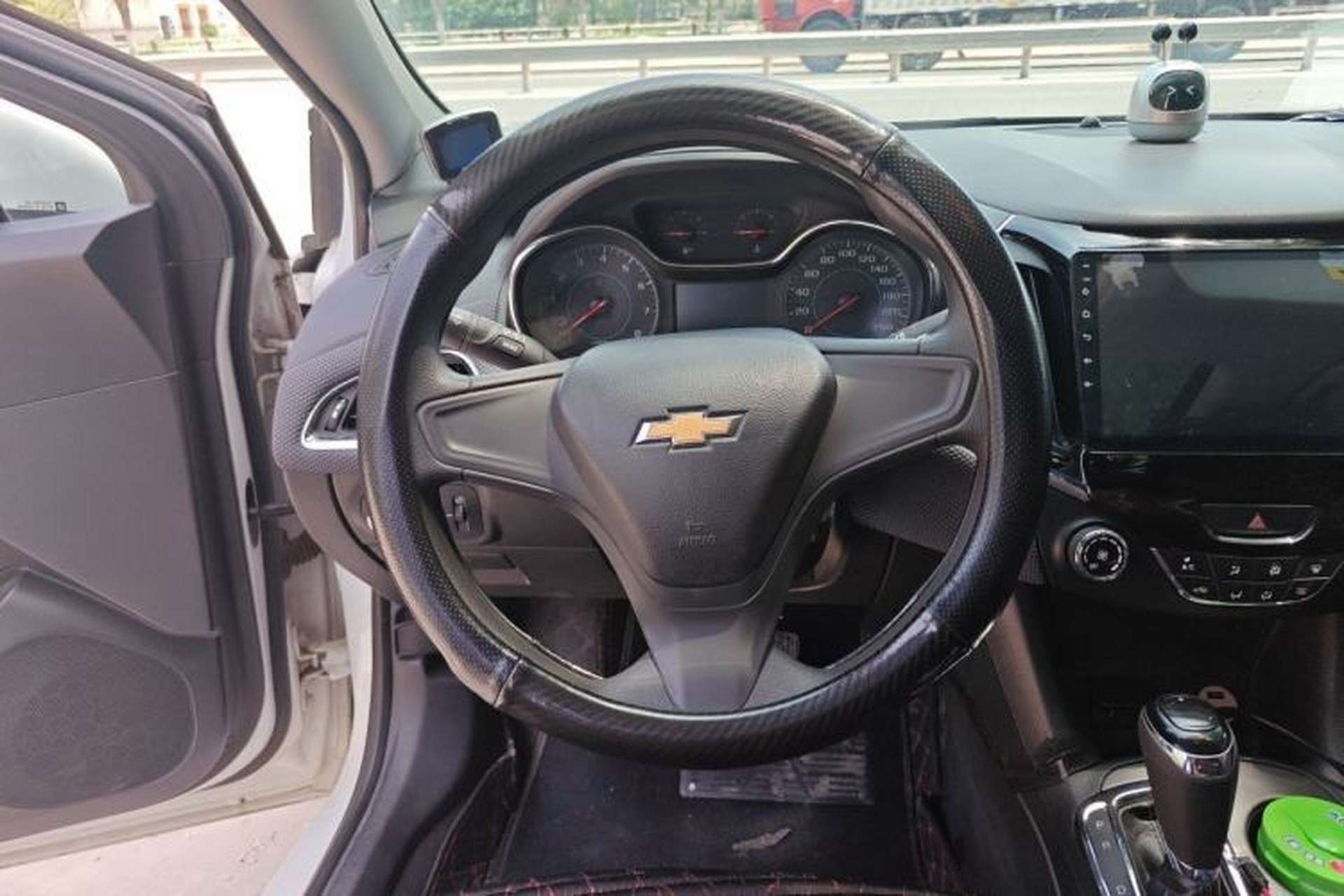 Used Chevrolet Cruze 2018 320 Automatic Pioneer Sunroof Edition Steering Wheel