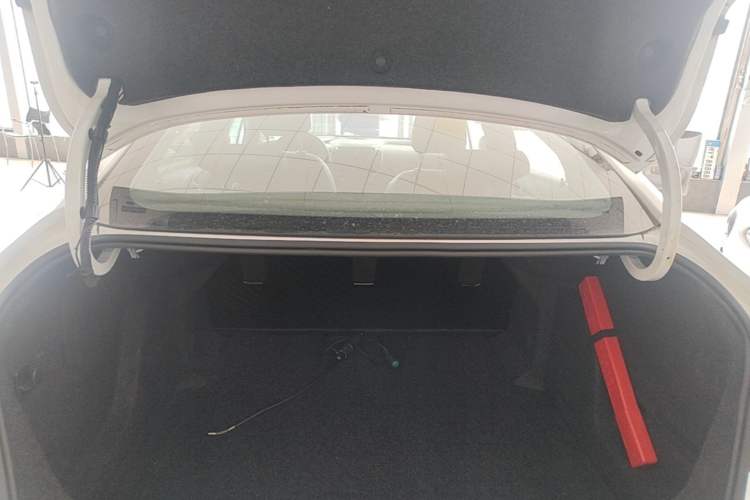 Used Chevrolet Cruze 2018 320 Automatic Pioneer Sunroof Edition Trunk