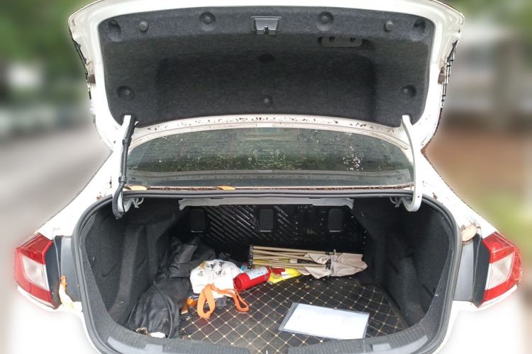 Used Chevrolet Cruze 2018 320 Automatic Pioneer Sunroof Edition Trunk