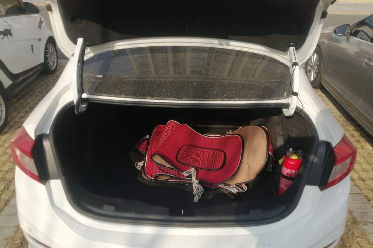 Used Chevrolet Cruze 2018 320 Automatic Pioneer Sunroof Edition Trunk