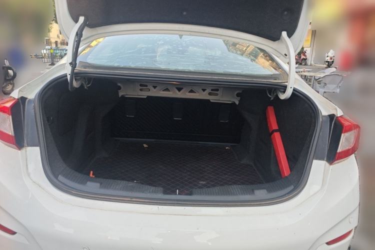 Used Chevrolet Cruze 2018 Hatchback 320 Automatic Pioneer Sunroof Edition Trunk