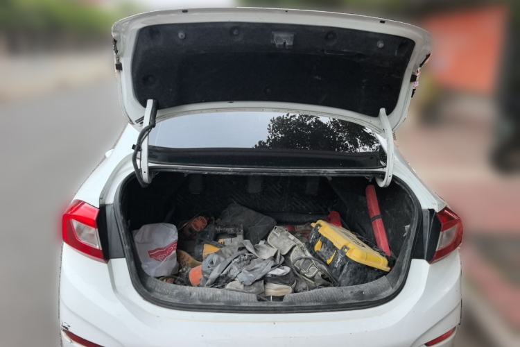 Used Chevrolet Cruze 2018 Hatchback 320 Manual Pioneer Edition Trunk