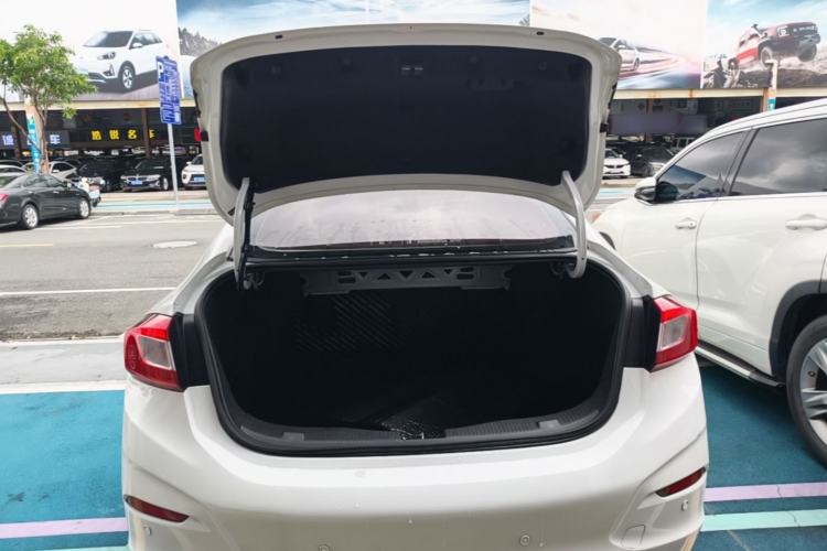Used Chevrolet Cruze 2018 320 Automatic Pioneer Sunroof Edition Trunk