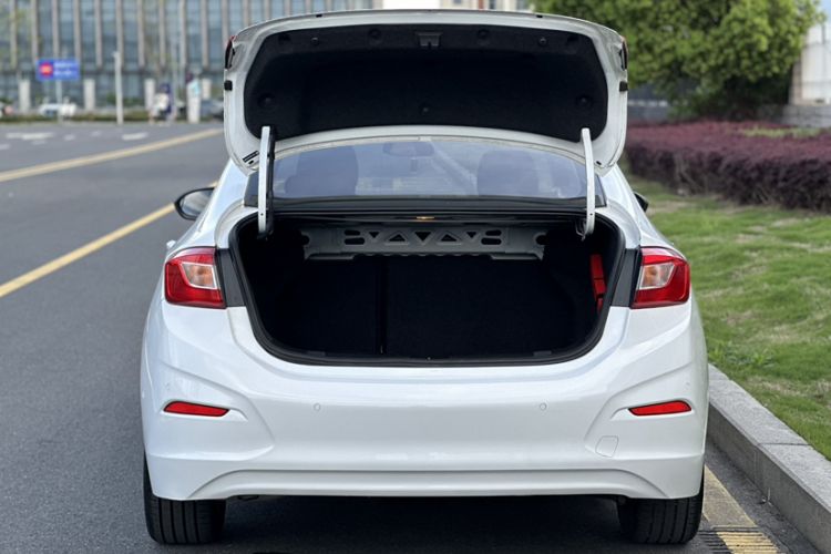 Used Chevrolet Cruze 2018 Redline 330T Dual-Clutch Flagship Edition Trunk