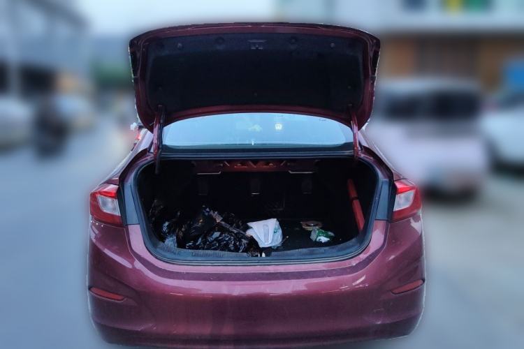 Used Chevrolet Cruze 2018 320 Automatic Pioneer Sunroof Edition Trunk
