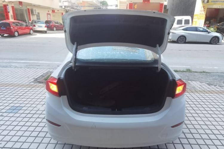 Used Chevrolet Cruze 2018 320 Automatic Pioneer Sunroof Edition Trunk