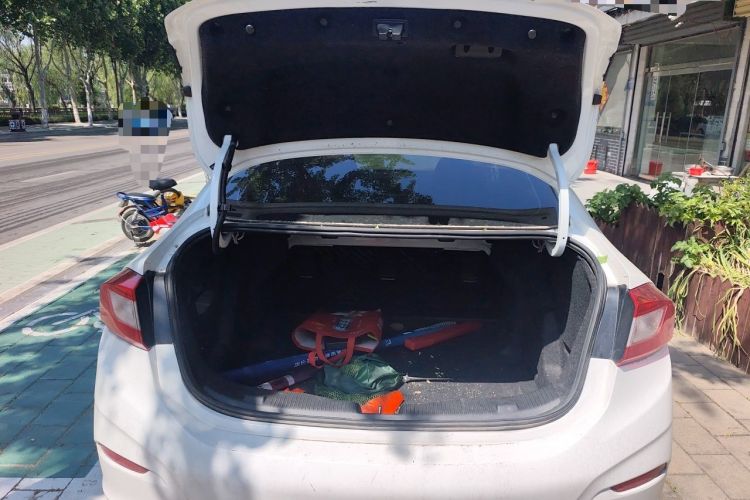 Used Chevrolet Cruze 2018 320 Automatic Pioneer Sunroof Edition Trunk