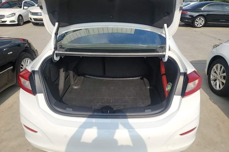 Used Chevrolet Cruze 2018 330T Dual-Clutch Xuanfeng Edition Trunk