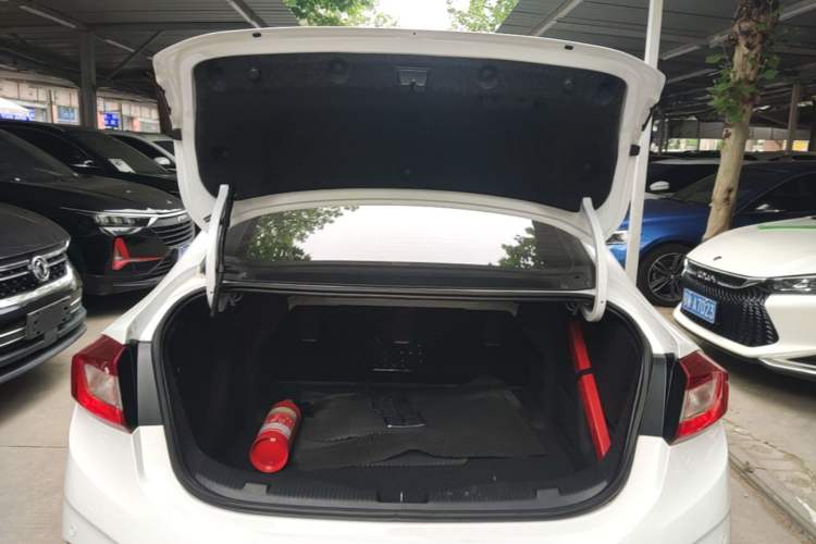 Used Chevrolet Cruze 2018 320 Automatic Pioneer Sunroof Edition Trunk