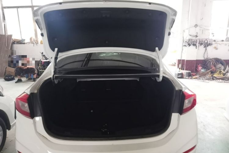 Used Chevrolet Cruze 2018 320 Automatic Pioneer Sunroof Edition Trunk