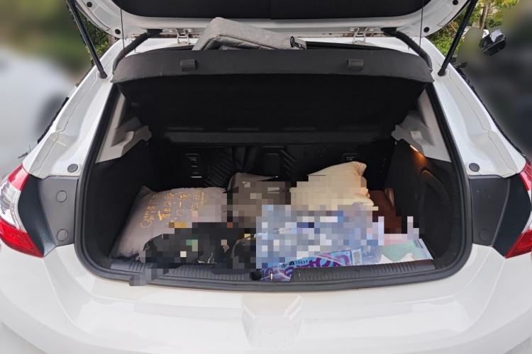 Used Chevrolet Cruze 2018 Hatchback 320 Automatic Pioneer Sunroof Edition Trunk
