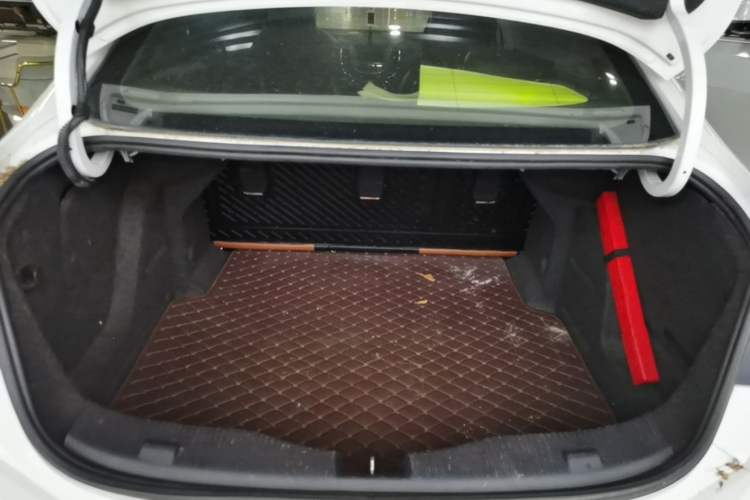 Used Chevrolet Cruze 2018 320 Automatic Pioneer Sunroof Edition Trunk
