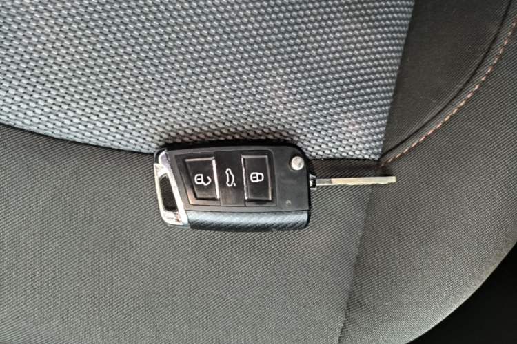 Used Chevrolet Cruze 2018 Redline 320 Automatic Pioneer Edition Vehicle Key