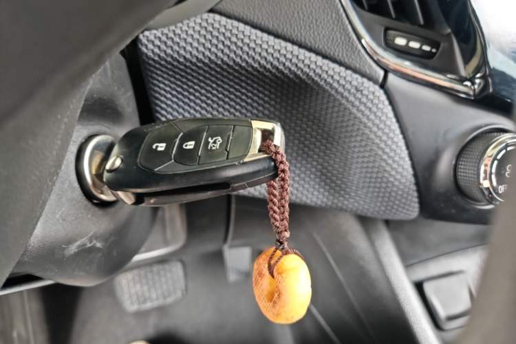 Used Chevrolet Cruze 2018 320 Automatic Pioneer Sunroof Edition Vehicle Key