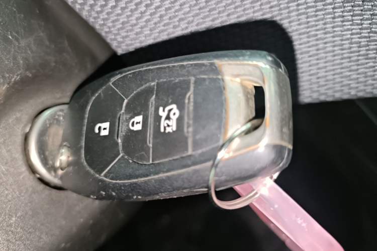 Used Chevrolet Cruze 2018 320 Automatic Pioneer Sunroof Edition Vehicle Key