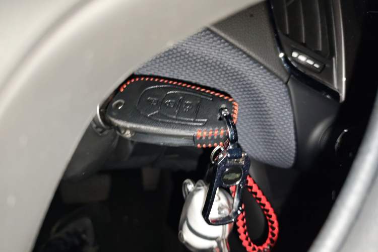 Used Chevrolet Cruze 2018 Redline 320 Automatic Pioneer Edition Vehicle Key