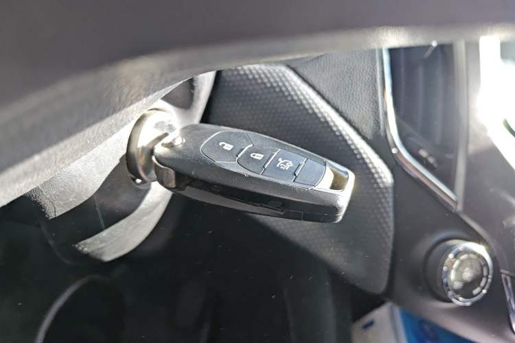 Used Chevrolet Cruze 2018 320 Automatic Pioneer Sunroof Edition Vehicle Key