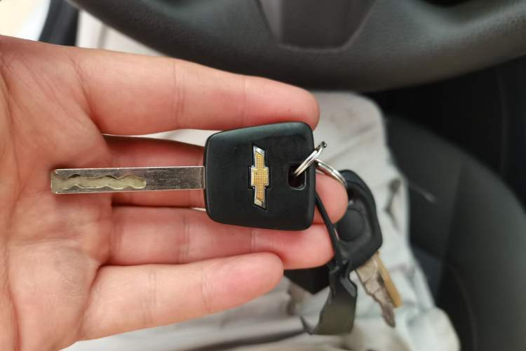 Used Chevrolet Cruze 2018 Hatchback 320 Automatic Pioneer Sunroof Edition Vehicle Key