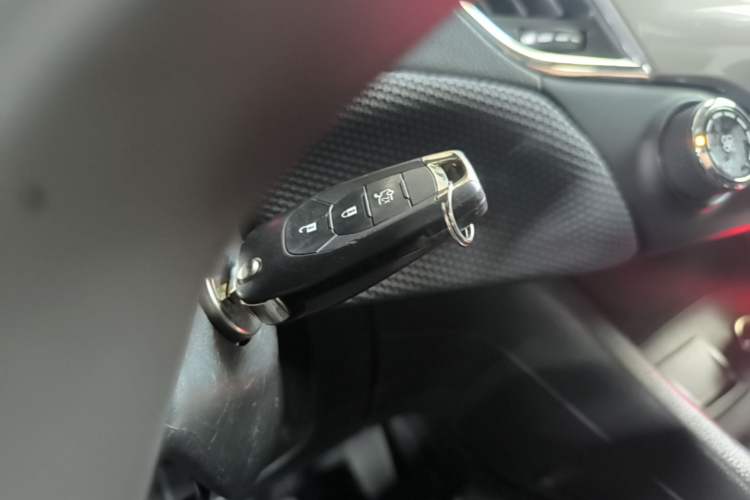 Used Chevrolet Cruze 2018 320 Automatic Pioneer Sunroof Edition Vehicle Key