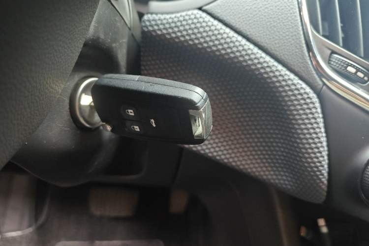 Used Chevrolet Cruze 2018 320 Automatic Pioneer Sunroof Edition Vehicle Key