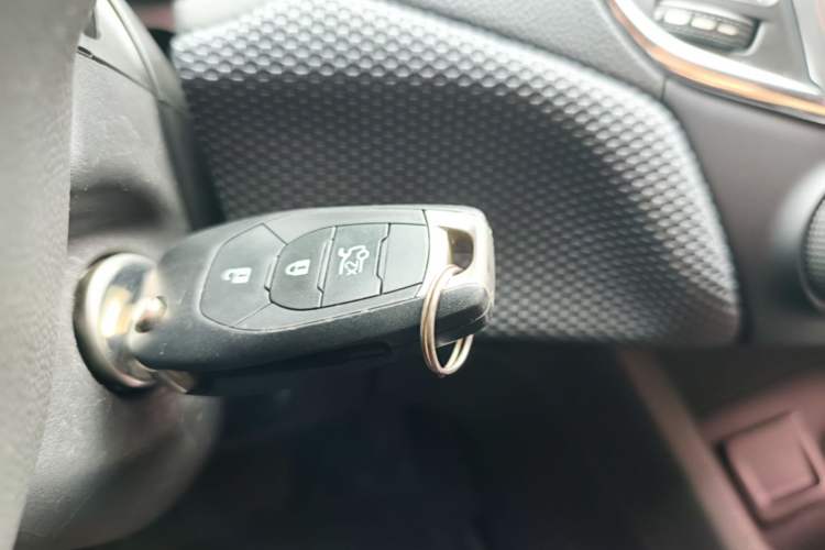 Used Chevrolet Cruze 2018 320 Automatic Pioneer Sunroof Edition Vehicle Key