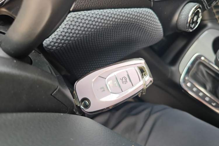 Used Chevrolet Cruze 2018 Redline 320 Automatic Pioneer Edition Vehicle Key