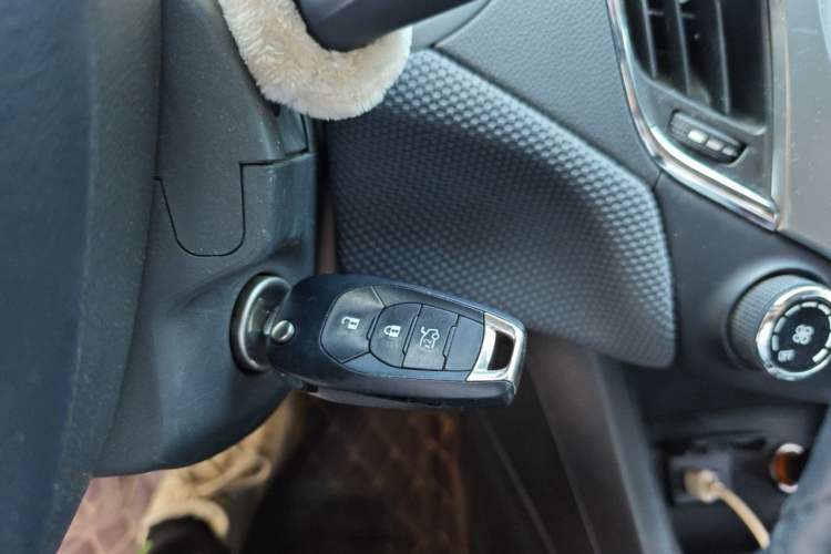 Used Chevrolet Cruze 2018 320 Automatic Pioneer Sunroof Edition Vehicle Key