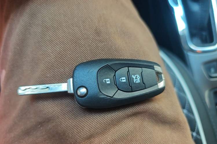 Used Chevrolet Cruze 2018 Redline 320 Automatic Pioneer Edition Vehicle Key