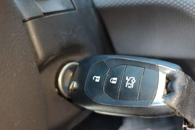 Used Chevrolet Cruze 2018 320 Automatic Pioneer Sunroof Edition Vehicle Key