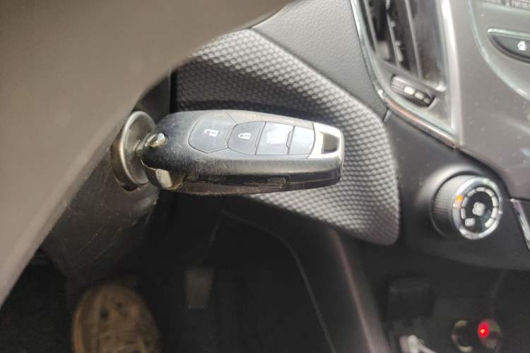 Used Chevrolet Cruze 2018 320 Automatic Pioneer Sunroof Edition Vehicle Key
