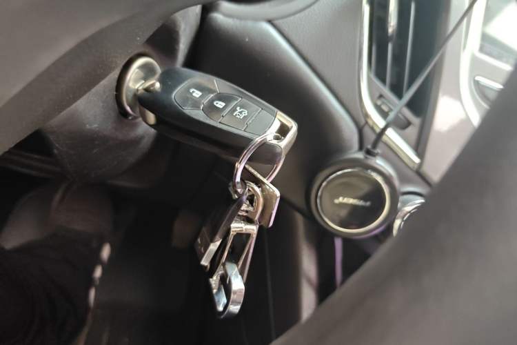 Used Chevrolet Cruze 2018 320 Automatic Pioneer Sunroof Edition Vehicle Key