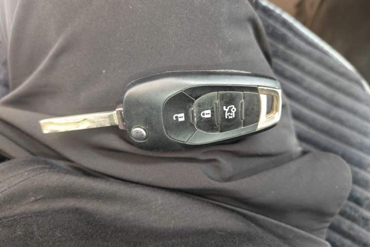Used Chevrolet Cruze 2018 Revised Version 320 Automatic Pioneer Edition Vehicle Key