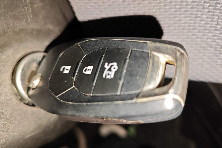 Used Chevrolet Cruze 2018 320 Automatic Pioneer Sunroof Edition Vehicle Key