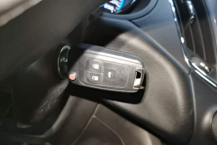 Used Chevrolet Cruze 2018 320 Automatic Pioneer Sunroof Edition Vehicle Key