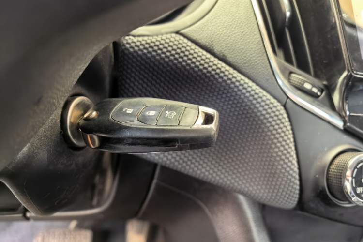 Used Chevrolet Cruze 2018 320 Automatic Pioneer Sunroof Edition Vehicle Key