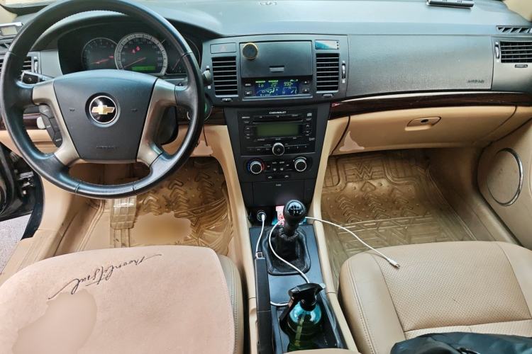 Used Chevrolet Epica 2007 2.0 Manual Luxury Version Center Console