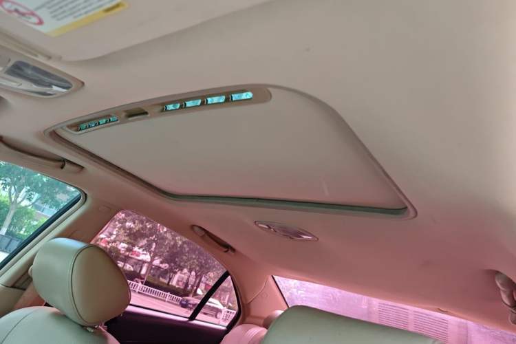 Used Chevrolet Epica 2007 2.0 Manual Luxury Version Headliner