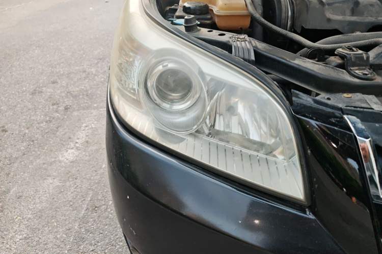 Used Chevrolet Epica 2007 2.0 Manual Luxury Version Right Front Headlight