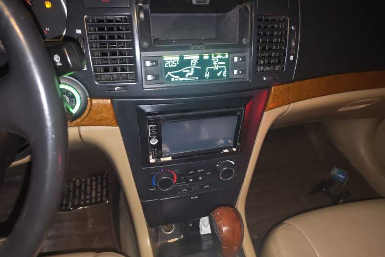 Used Chevrolet Epica 2008 2.0 Manual Executive Edition Audio And AC Panel