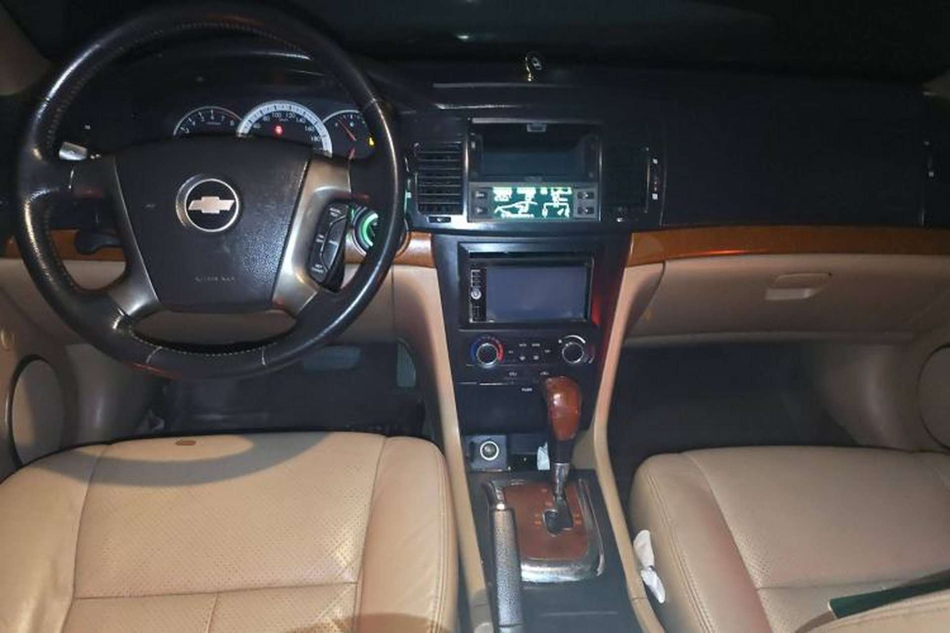 Used Chevrolet Epica 2008 2.0 Manual Executive Edition Center Console