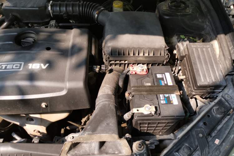 Used Chevrolet Epica 2008 2.0 SE Manual Comfort Version Engine Bay Left
