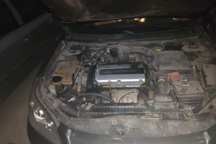 Used Chevrolet Epica 2008 2.0 Manual Executive Edition Engine Bay Right