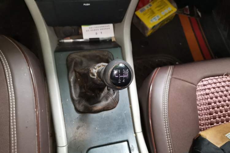 Used Chevrolet Epica 2008 2.0 SE Manual Comfort Version Gear Lever
