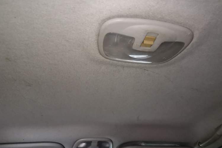 Used Chevrolet Epica 2008 2.0 SE Manual Comfort Version Headliner