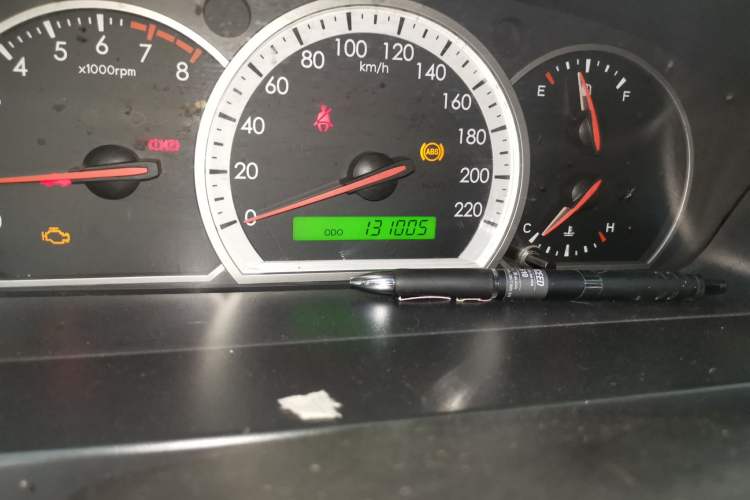 Used Chevrolet Epica 2008 2.0 SE Manual Comfort Version Odometer Close Up