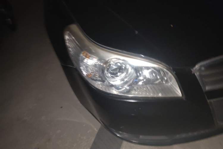 Used Chevrolet Epica 2008 2.0 Manual Executive Edition Right Front Headlight
